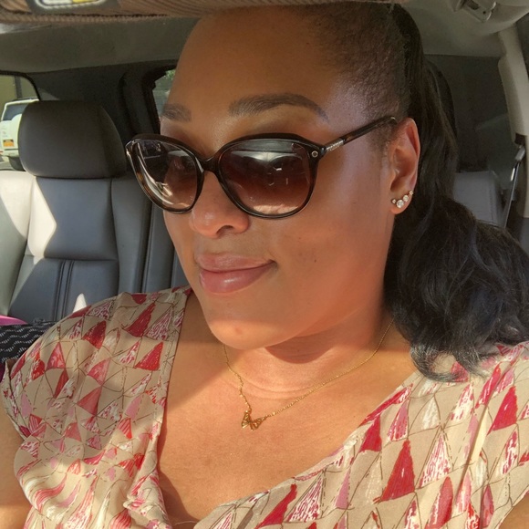 Meet your Posher, Brianna - Picture 2 of 3